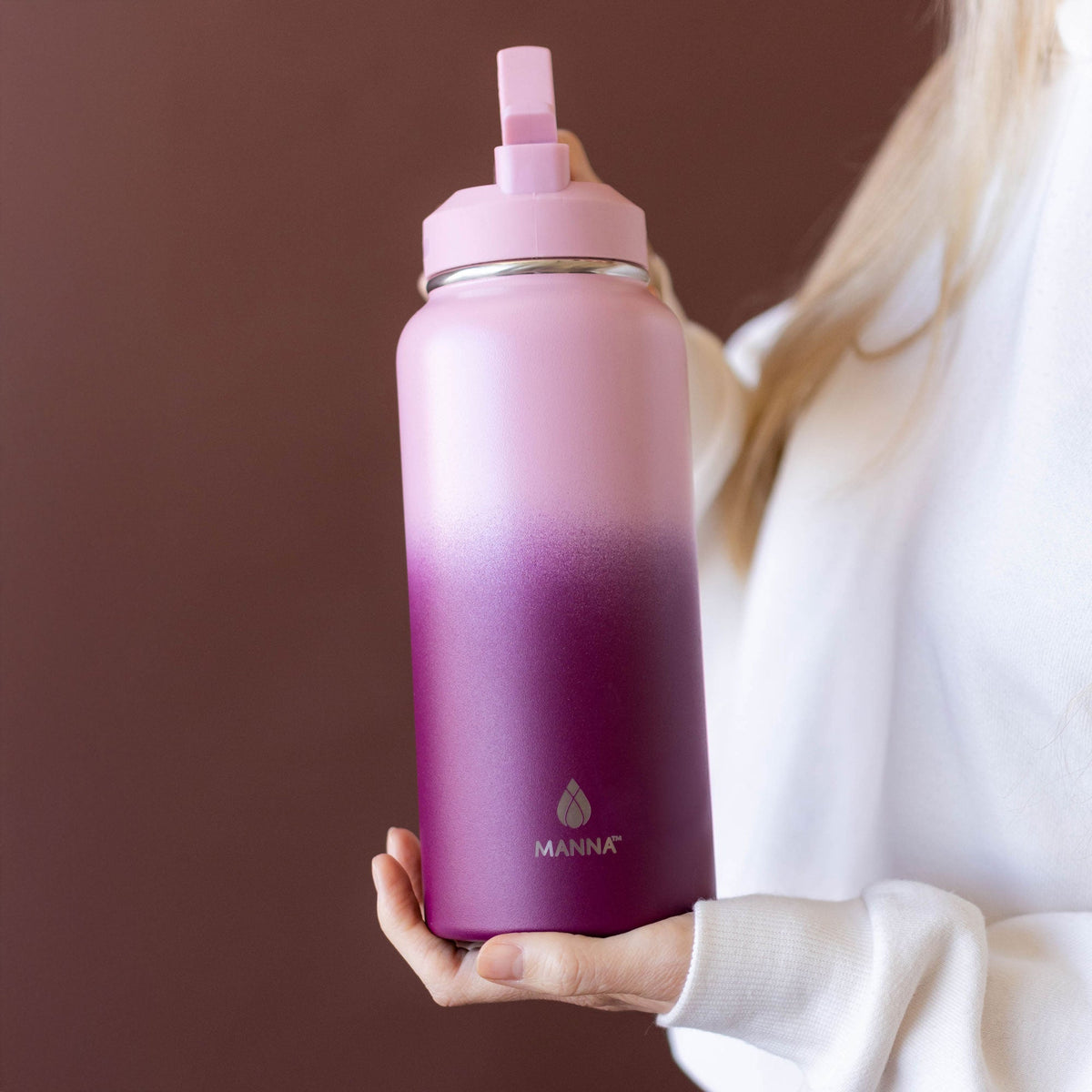 32-oz-powel-bottle-b2 32_Manna_Website_Lifestyles-2.jpg