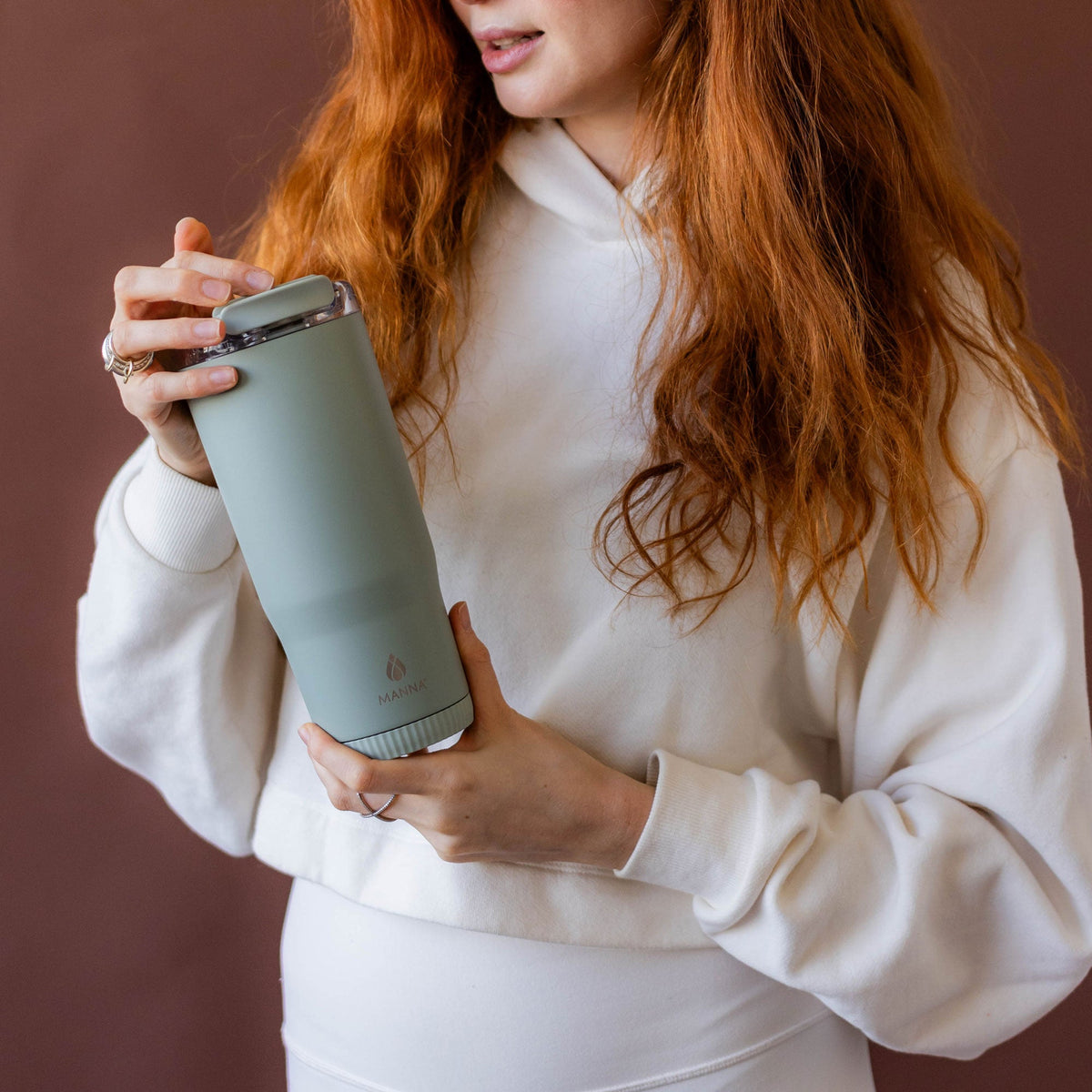30-oz-groove-tumbler-b9 4Manna_Website_Lifestyles-17.jpg